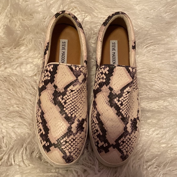 Steven Madden Gills Slip on - Picture 2 of 4